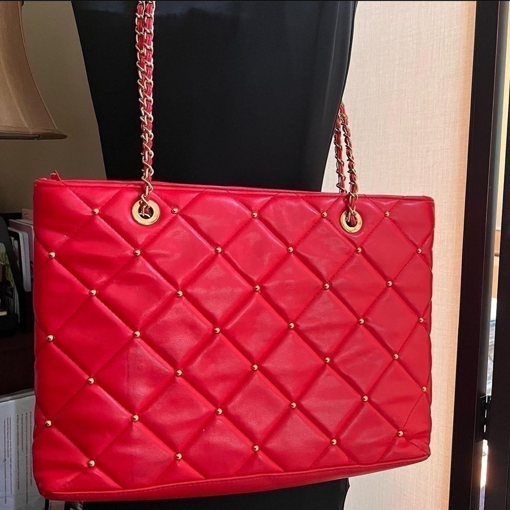 Y & S Vintage Red Quilted Tassel Purse w/Gold Braid Straps. - Picture 9 of 10